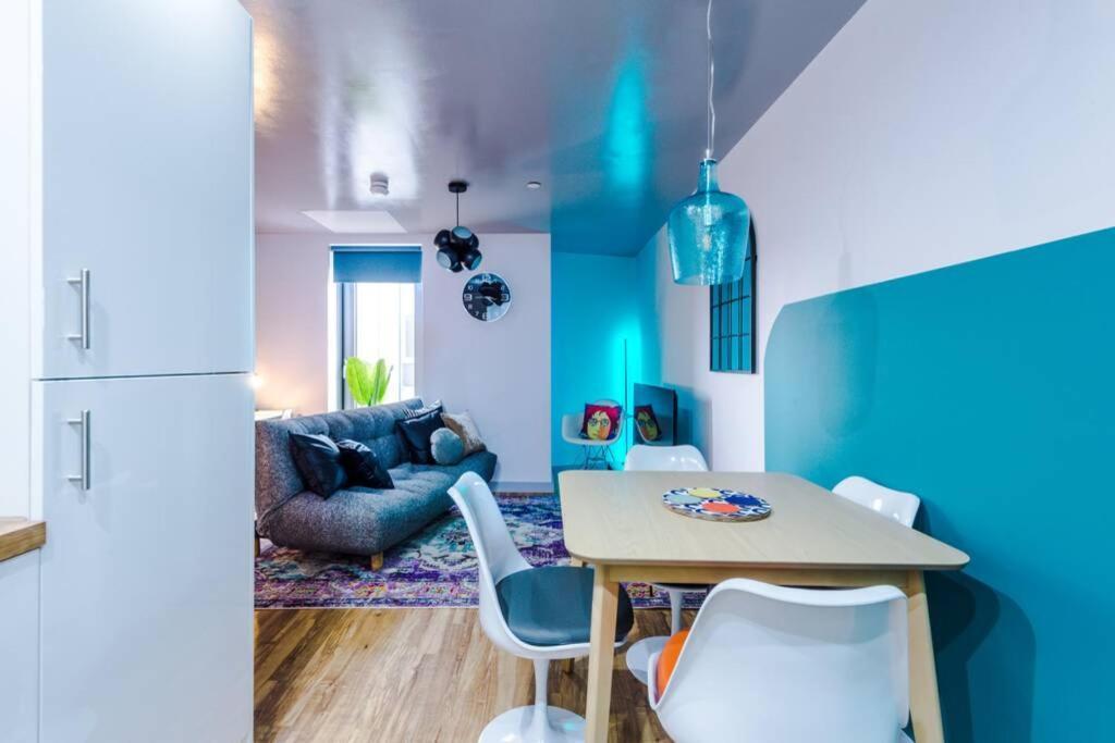 Tower-Gem - Beautiful Blue Apartment With Free Parking Near The Marina Liverpool Luaran gambar
